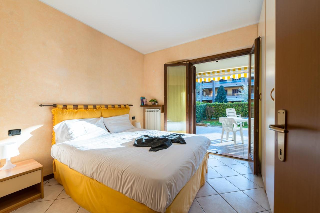 Gardappartamenti Tito Speri Pool And Garden Sirmione Exterior photo